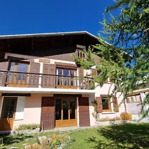 https://chalet-lacinos.fr-provencehotel.com